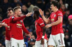 包含赛地聚焦：欧篮联今晨热度飙升；切尔西回应争议；态度坚定；更衣室氛围转暖的词条-爱游戏娱乐平台