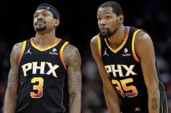  天山战狼队对阵西城朱雀队，击剑联赛失利，内线统治篮板——精神属性拉满-爱游戏入口