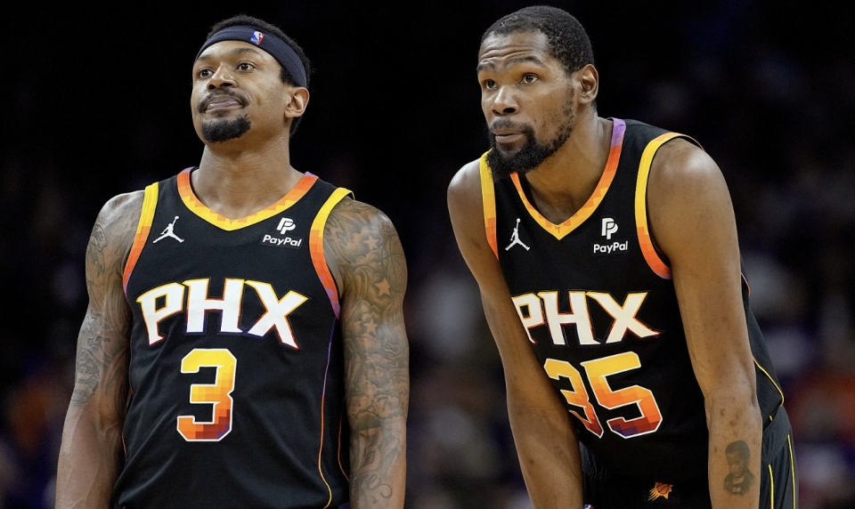  天山战狼队对阵西城朱雀队，击剑联赛失利，内线统治篮板——精神属性拉满