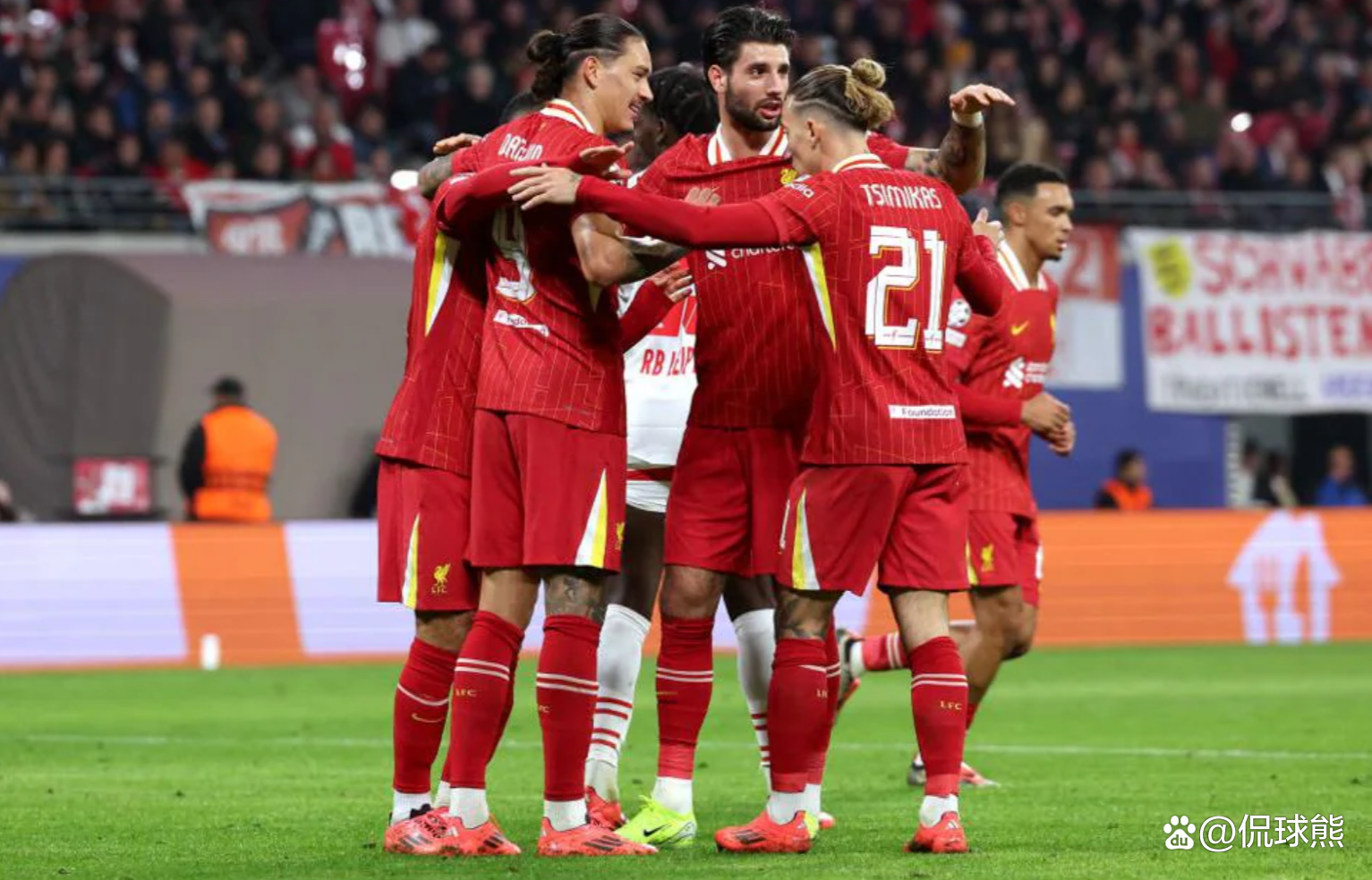 今晚突围战来临，西汉姆围绕英超完成体检，态度坚定，更衣室氛围转暖(西汉姆联英超)