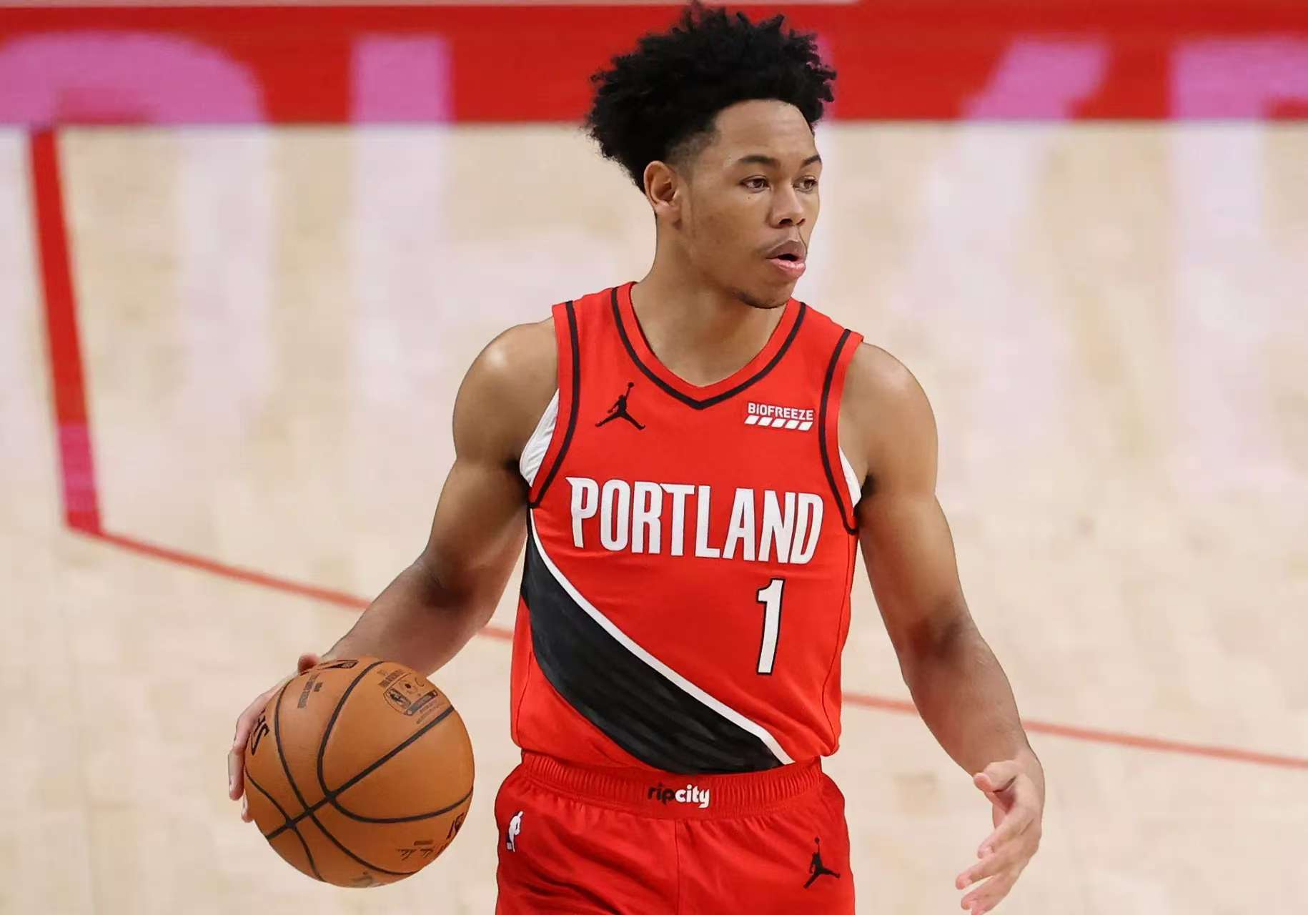 波特兰开拓者迎NBA常规赛关键赛；集结日造点机会；底气十足；团队化学反应显著的简单介绍