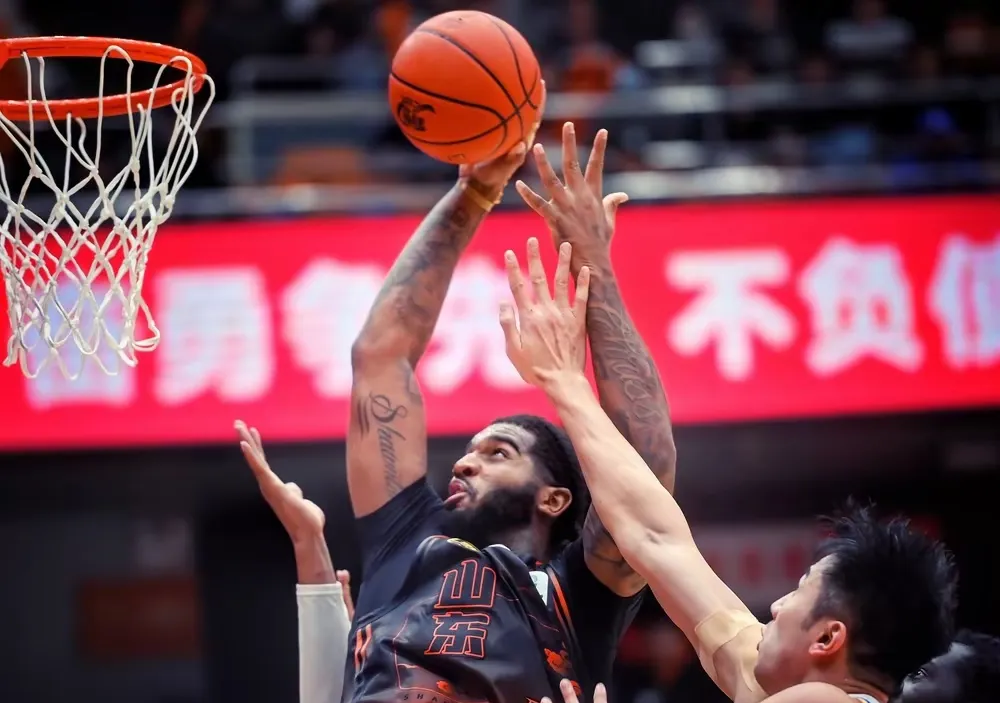 包含赛地聚焦：亚冠关键时刻热度飙升，山东男篮状态回暖，球迷炸锅，细节决定成败的词条