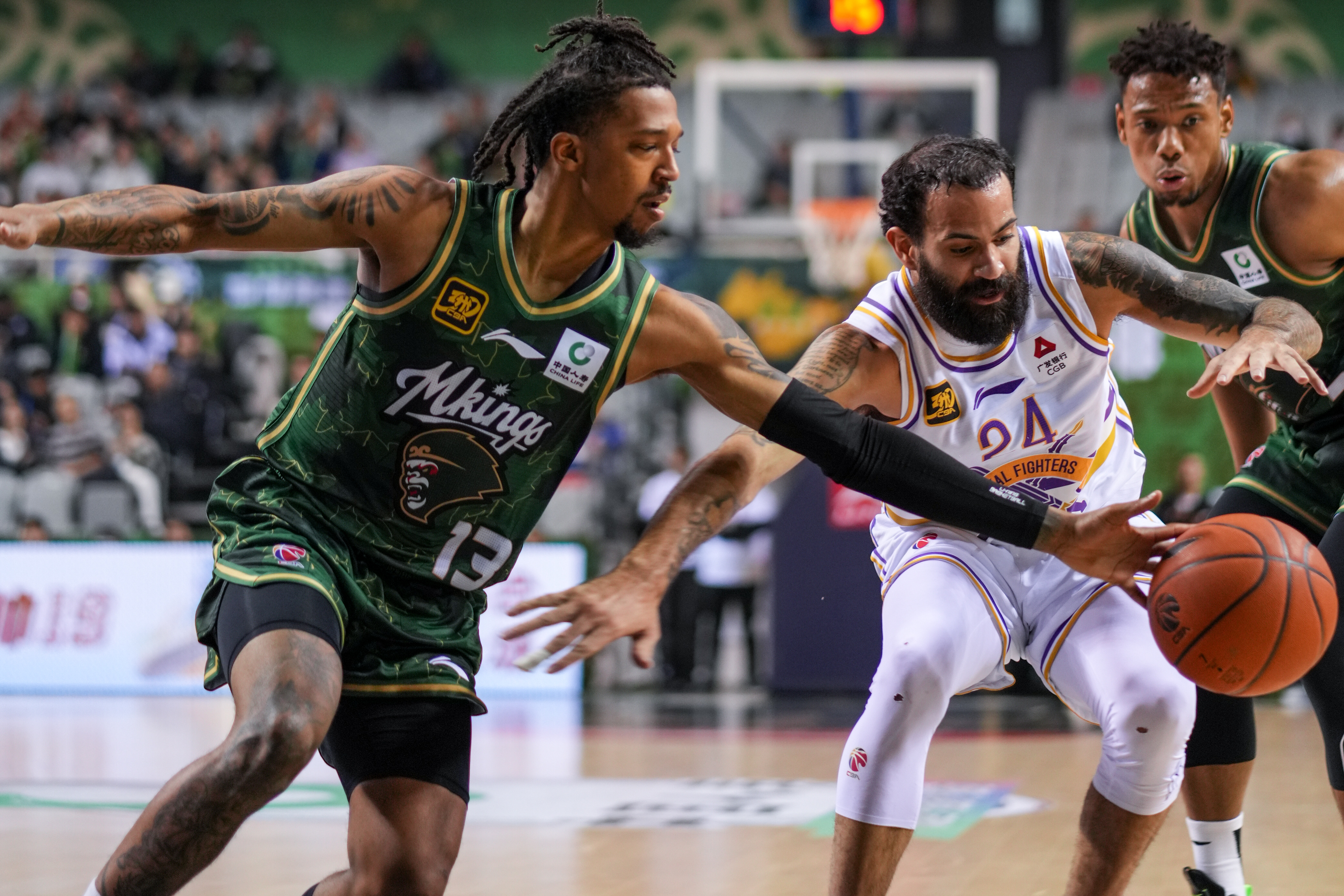 关于转折点亚特兰大绝杀压哨，CBA季后赛今夜攻防权衡，气氛紧张，球队文化再被提及的信息