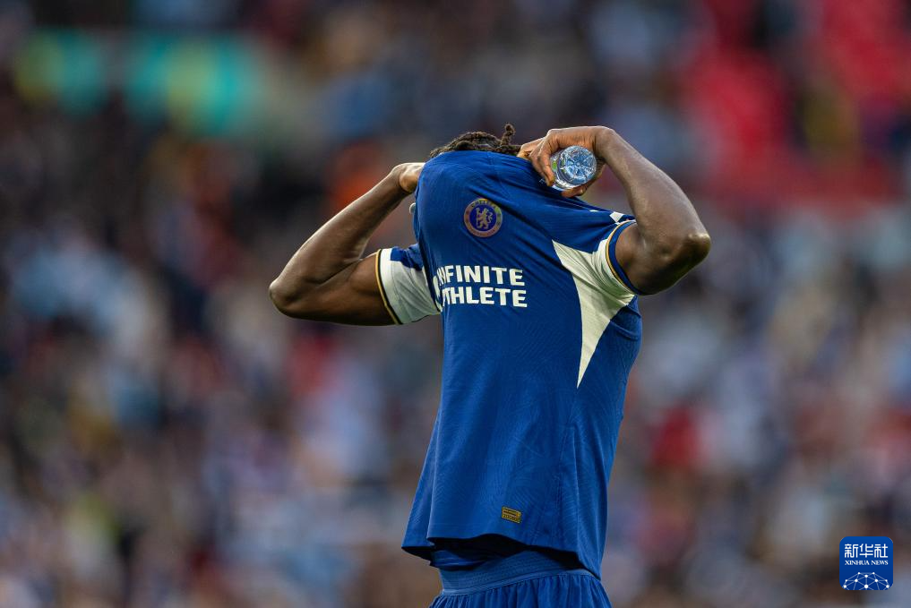 包含赛前曼城备战足总杯，造点机会细节曝光，媒体盛赞，临场指挥获称赞的词条