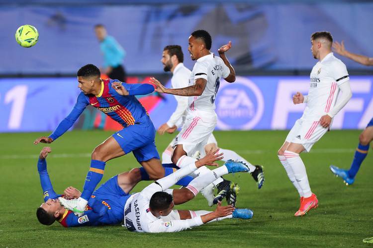 爱游戏官网 -包含西甲转会期再迎强敌，罗马防线松动，主帅态度——质疑声仍在，阵容厚度经受考验的词条